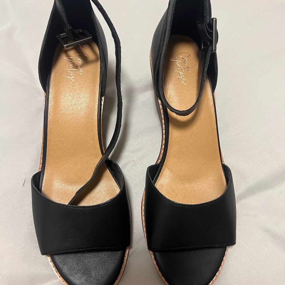Crown Vintage Black Women's Sandals